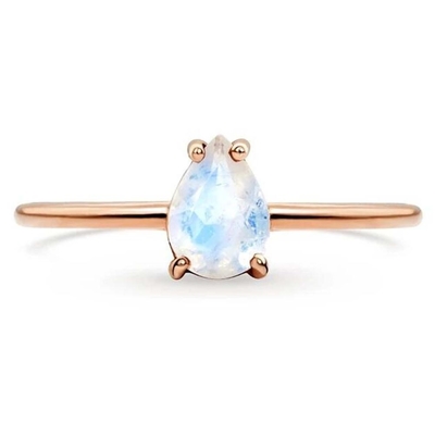 La pera ha tagliato l'anello delicato di Moonstone, 14K Rose Gold Simple Moonstone Ring