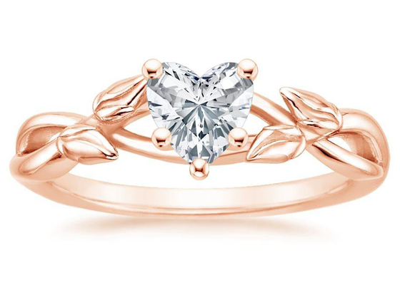 Il cuore dell'OEM modella l'anello di Moissanite, 5.5mm 9k Rose Gold Ring 0,6 carati