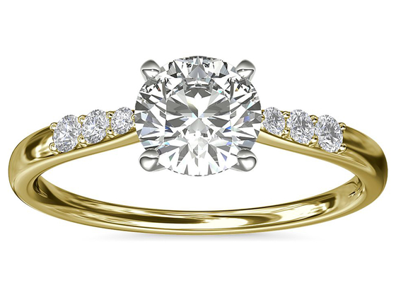 La forma rotonda 9K argenta la pietra bianca di Ring With 6MM 1.0ct Moissanite
