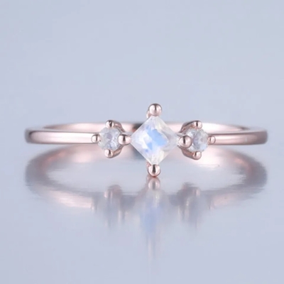 Anello delicato di 925 Sterling Silver Fashion Design Exquisite Moonstone