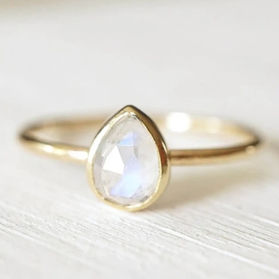 Oro Ring Natural Gemstone Jewelry d'argento dell'anello di fidanzamento 18k di Moonstone della pera
