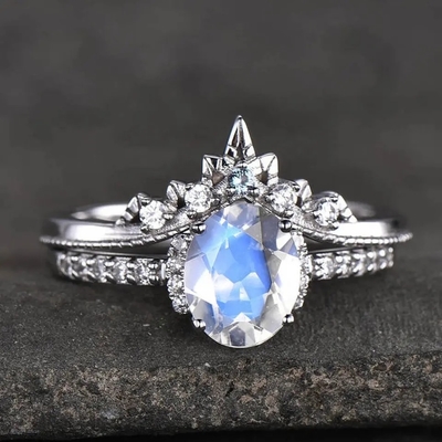 L'oro bianco Moonstone ovale Art Deco Unique Engagement Ring ha messo 925 Sterling Silver