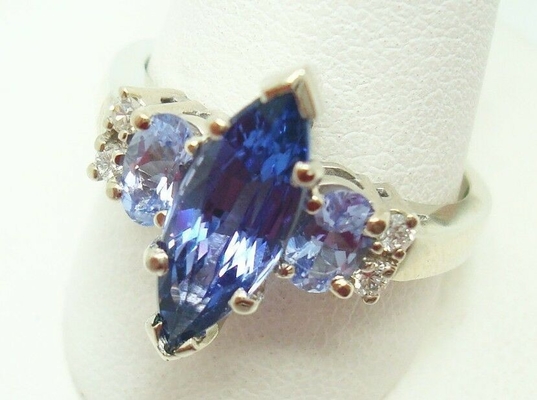 Anello Sterling Silver Ring Jewelry di JewelersClub Tanzanite di progettazione del fiore con l'accento bianco della CZ