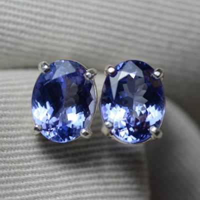 orecchini naturali genuini di Tanzanite di ovale dell'oro bianco 14k con la CZ