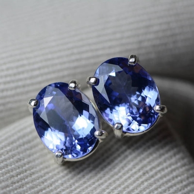 orecchini naturali genuini di Tanzanite di ovale dell'oro bianco 14k con la CZ