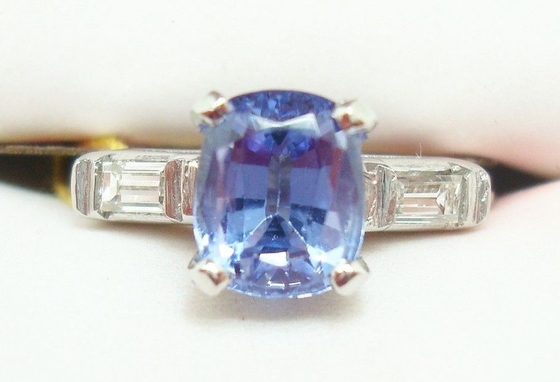 anello naturale genuino di Tanzanite di ovale dell'oro bianco 14k con la CZ