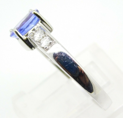 anello naturale genuino di Tanzanite di ovale dell'oro bianco 14k con la CZ