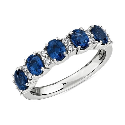 Il laboratorio ovale blu ha creato lo zaffiro e la Cinque-pietra Ring With Silver della CZ