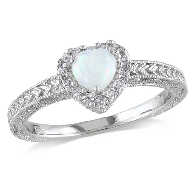 opale in forma di cuore di 5.0mm e 1/8 di CT. Anello della struttura di T.W. CZ in Sterling Silver
