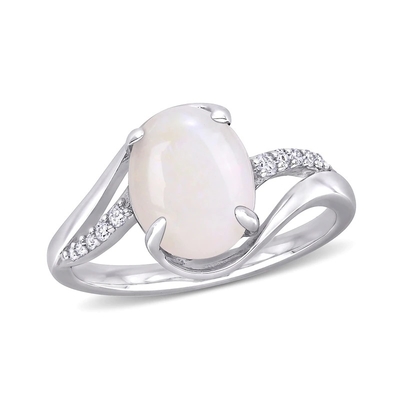 Opale ovale e 1/15 di CT. Anello dello stinco di spaccatura del passaggio di T.W. CZBy in Sterling Silver
