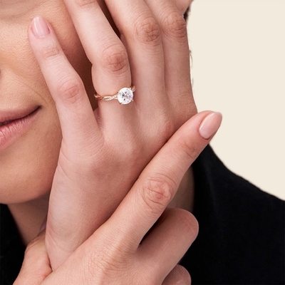 Oro giallo torto minuta di Diamond Engagement Ring In 9k della vite