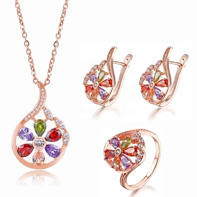 Garnet Morganite Peridot Crystal Zircon ha messo l'anello del pendente della collana dell'orecchino