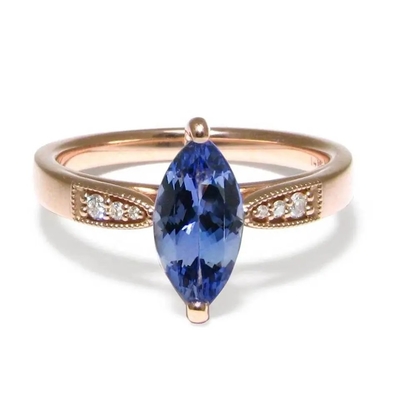 L'ovale di alone di 925 Sterling Silver Ring Pendant Earring modella gli insiemi dei gioielli di Tanzanite