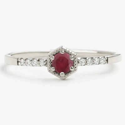Impegno minimo Ring Dainty Unique di Sterling Silver Natural Ruby Hexagon del regalo