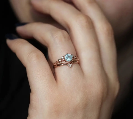 S925 delicati Rose Gold Plated Natural Round modellano l'acquamarina Ring Women Jewelry