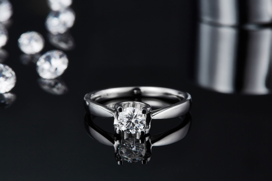 Gioielli minimalisti di nozze della CZ dell'anello d'argento bianco di Moissanite 9K del quadrato