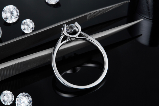 Gioielli minimalisti di nozze della CZ dell'anello d'argento bianco di Moissanite 9K del quadrato