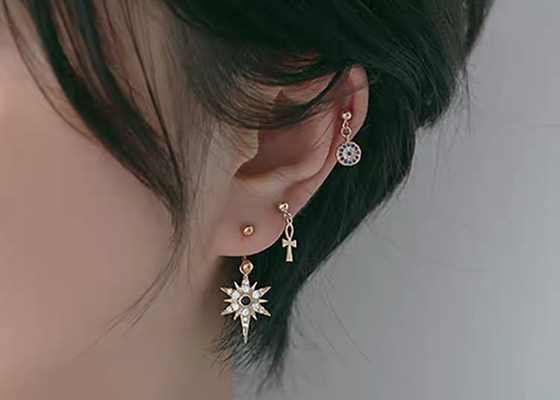 oro Diamond Cartilage Earrings, OEM di 0.126ct 14k degli orecchini dell'elica di piercing 14pcs