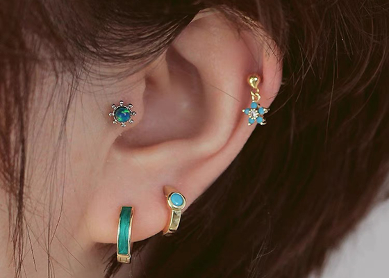 oro Diamond Cartilage Earrings, OEM di 0.126ct 14k degli orecchini dell'elica di piercing 14pcs