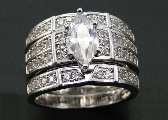 fede nuziale di impegno dell'oro di 10K 14K, ODM naturale dell'anello di diamante di 0.68ct 56pcs