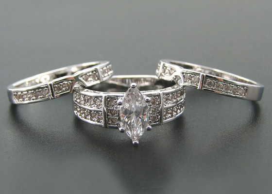 fede nuziale di impegno dell'oro di 10K 14K, ODM naturale dell'anello di diamante di 0.68ct 56pcs