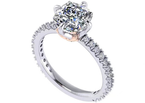 Oro bianco Diamond Ring, anello di fidanzamento 8.13×7.87×5.13mm dell'OEM 18k del taglio del cuscino