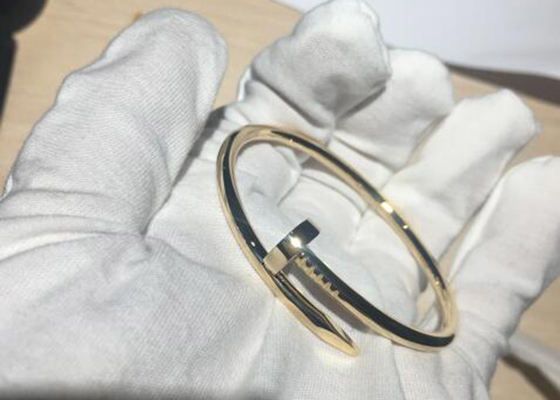 Braccialetto dell'oro giallo 18k di larghezza 3.5mm, Juste Un Clou Bangle per l'impegno