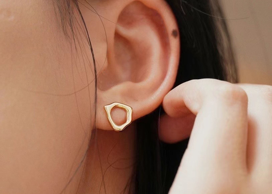 Dimensione irregolare degli orecchini 8mm dell'oro del cerchio 9k per l'anniversario