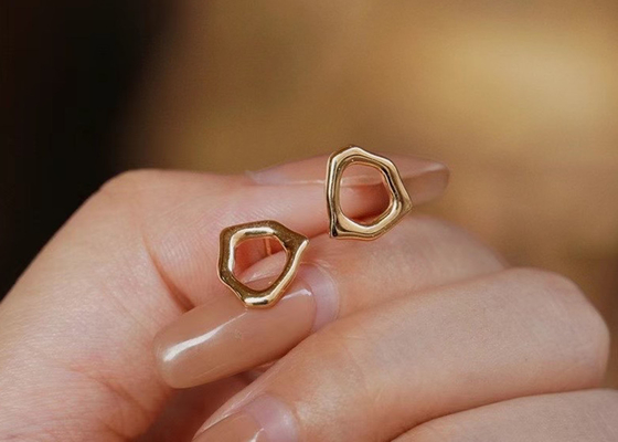 Dimensione irregolare degli orecchini 8mm dell'oro del cerchio 9k per l'anniversario