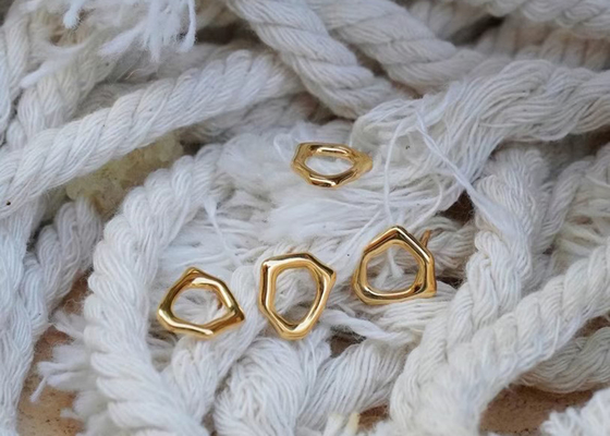 Dimensione irregolare degli orecchini 8mm dell'oro del cerchio 9k per l'anniversario