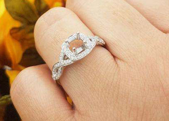 gli anelli di supporto dei semi dell'oro bianco 14k di 0.38ct 1.3mm attenuano il taglio per il compleanno