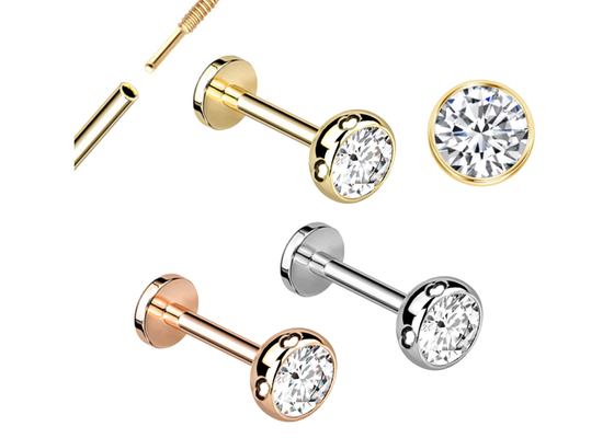 Gli orecchini sterili dei gioielli di piercing del corpo dell'oro avvitano il diametro 3×3mm di stile