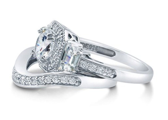 Taglio di 6.5MM 1ct Diamond Engagement Wedding Rings Round per l'anniversario