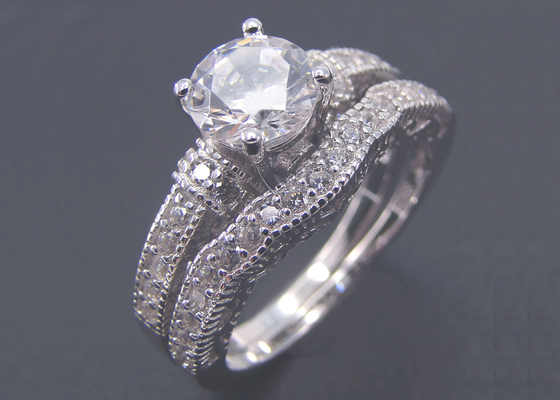 ODM dell'OEM di forma di Diamond Engagement Wedding Rings Round di 2 carati