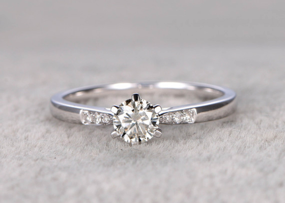 ODM reale del materiale dell'oro bianco dell'anello di 5mm Moissanite Diamond Jewellery per usura quotidiana
