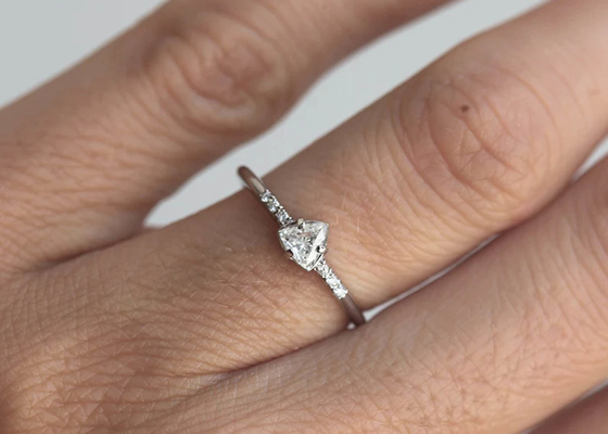 Modo Diamond Jewellery Ring reale con il ODM della pietra del triangolo di 4×4mm