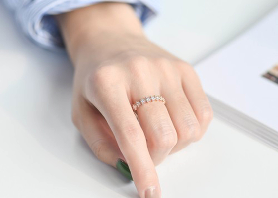 0.54ct stella d'oro Diamond Ring, impegno Ring For Women Girl dell'oro 18k di 1.3mm