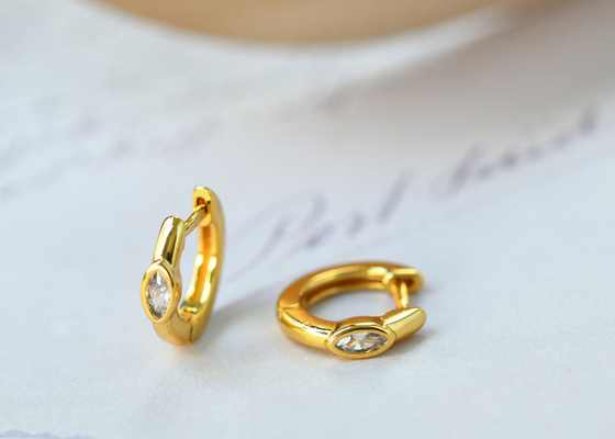 Dimensione di Marquise Cut Inner 8.5mm Oouter 11.5mm degli orecchini dell'oro del cerchio 9K di Huggie