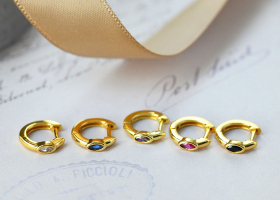 Dimensione di Marquise Cut Inner 8.5mm Oouter 11.5mm degli orecchini dell'oro del cerchio 9K di Huggie