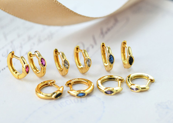 Dimensione di Marquise Cut Inner 8.5mm Oouter 11.5mm degli orecchini dell'oro del cerchio 9K di Huggie