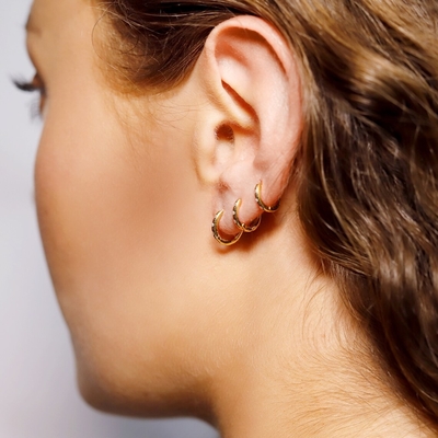 peso di dimensione 1.3-1.5g di 0.06ct Diamond Huggie Hoop Earrings 8mm 7mm 6mm