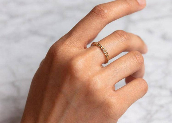 Impilamento del tipo OEM dell'incastonatura del forcone di dimensione dell'anello di oro 9K 2.0MM