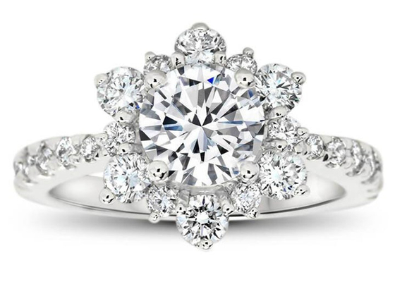 Il fiocco di neve ha ispirato il peso d'argento di dimensione 1.0ct di 9K Ring With Lab Diamond RD6.5MM