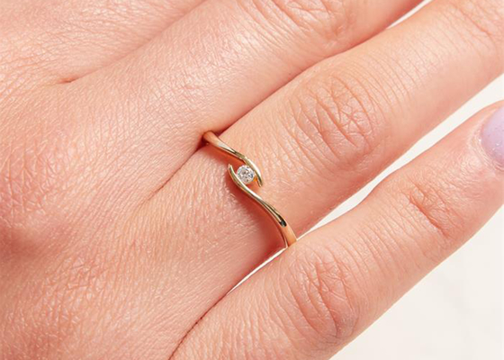 Il solitario 14k ingiallisce il taglio di giro di Diamond Ring 1.5mm dell'oro con il diamante 0.10ct