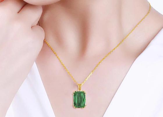 Collane d'annata 2.67ct 8×10mm dell'oro 14K con Emerald Pendant naturale