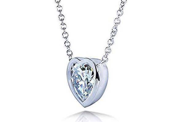 stile dell'incastonatura del cuore delle collane dell'oro di 16inch 14K con 6x6mm Moissanite